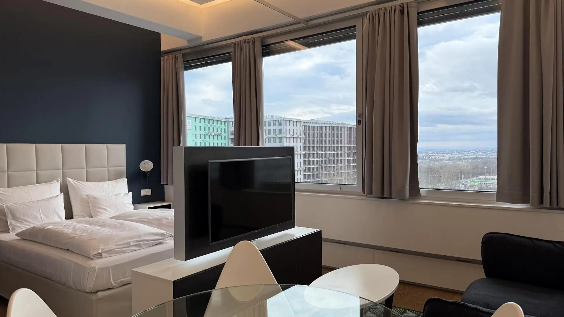 וינה Skyline City Loft דירה