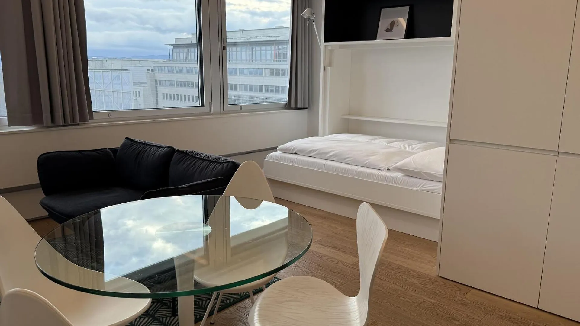 וינה Skyline City Loft אוסטריה